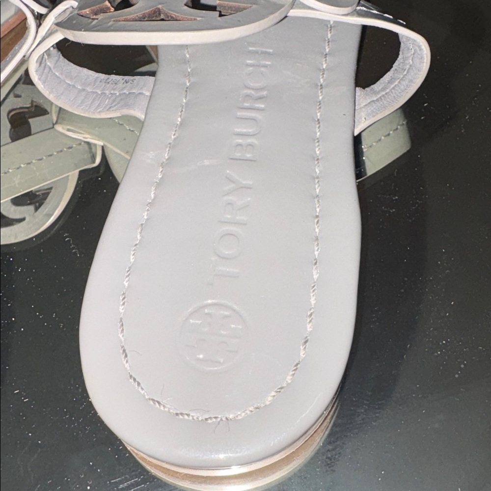 Tory Burch “Miller” Gray Patent Leather Sandals Size 7 1/2M - Picture 7 of 14